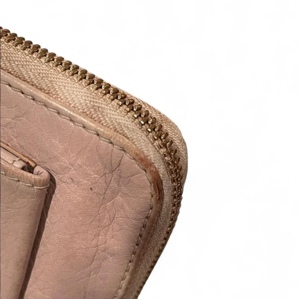 Chloé  Bow Zip Leather Long Wallet - Picture 4 of 10